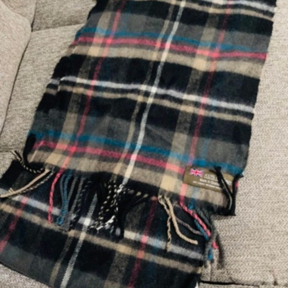 Cashmere unisex scarf like new - Picture 2 of 6